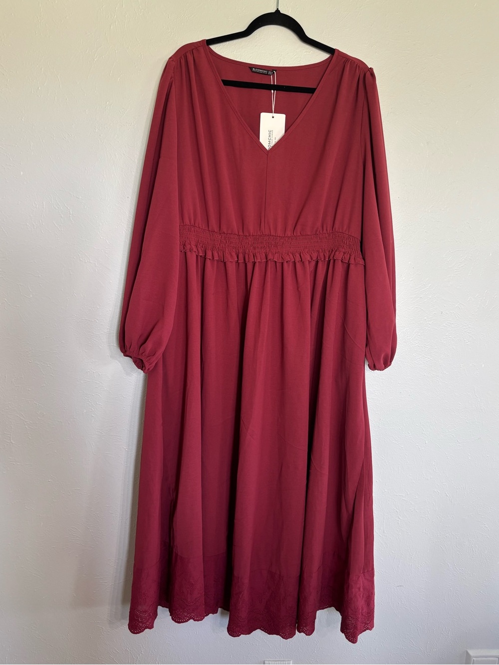 BloomChic Long Sleeve V-Neck Dress. Size 18/20